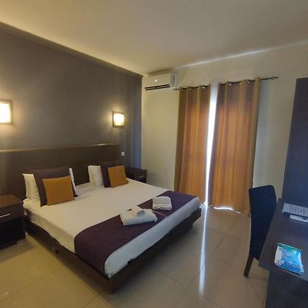 The Windsor Hotel Слима Екстериор снимка