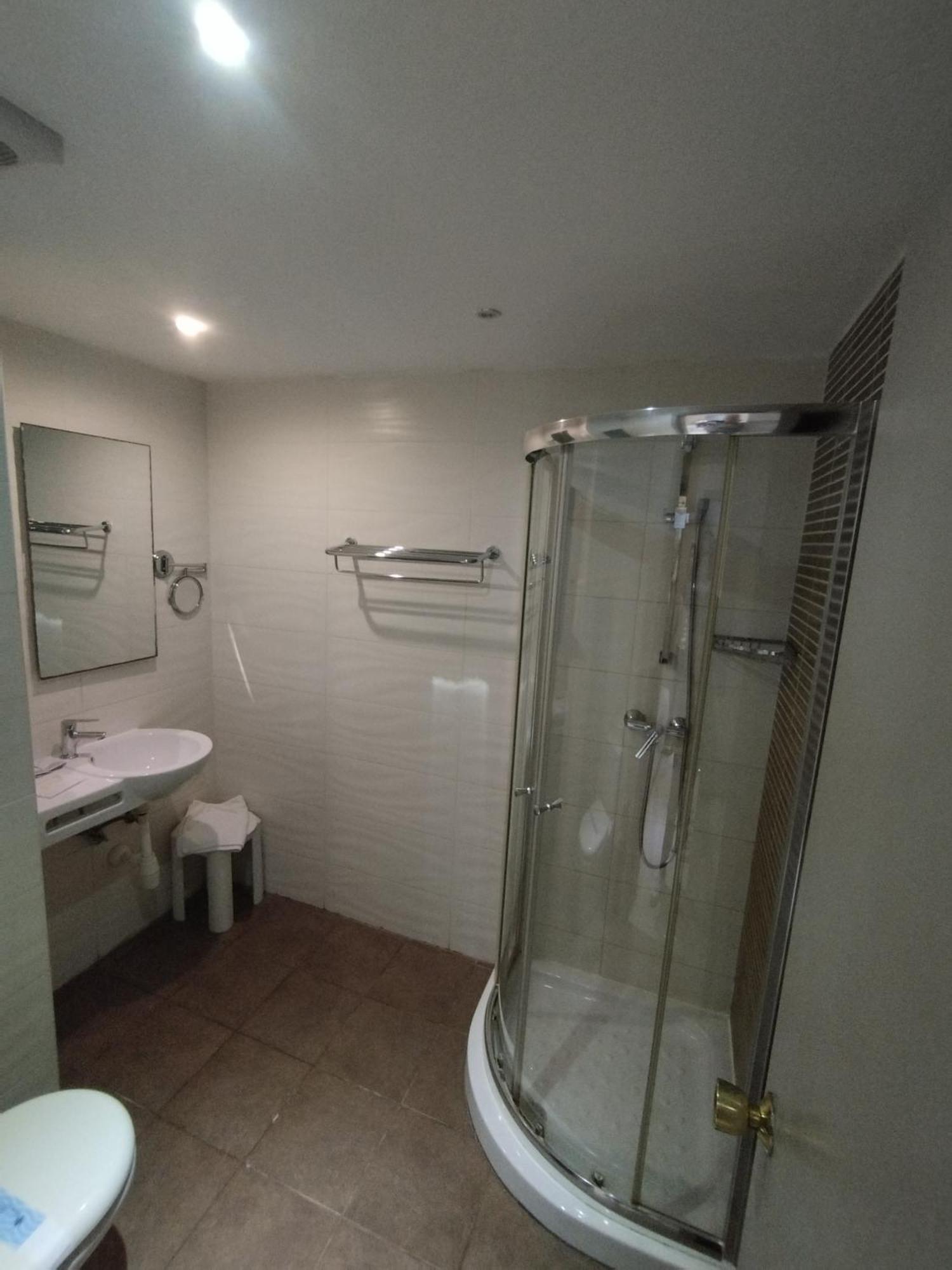 The Windsor Hotel Слима Екстериор снимка