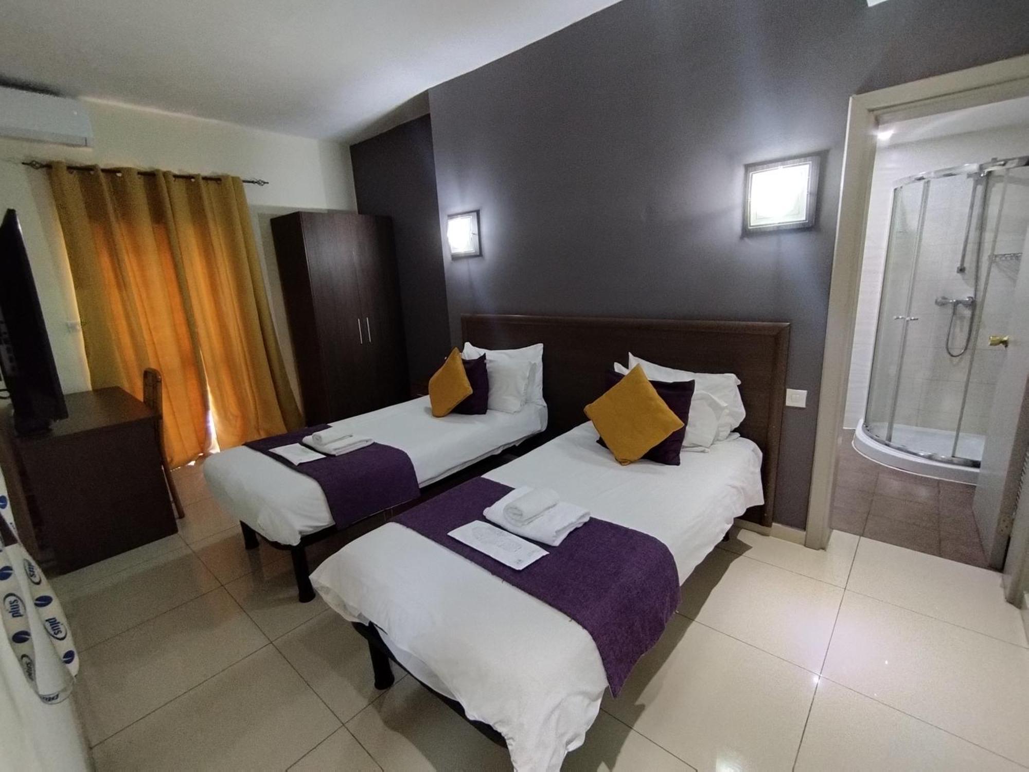 The Windsor Hotel Слима Екстериор снимка